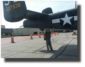 Rojas Bazán and B-25. Rojas Bazán and B-25.